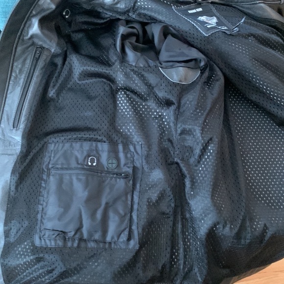 Men’s Harley Davidson black leather, mesh lined coat. Size 3XL. - Picture 6 of 9